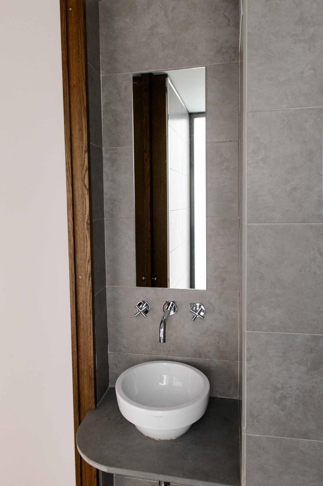 شقة Bright Loft With Terrance - Next To Metro Kerameikos أثينا المظهر الخارجي الصورة